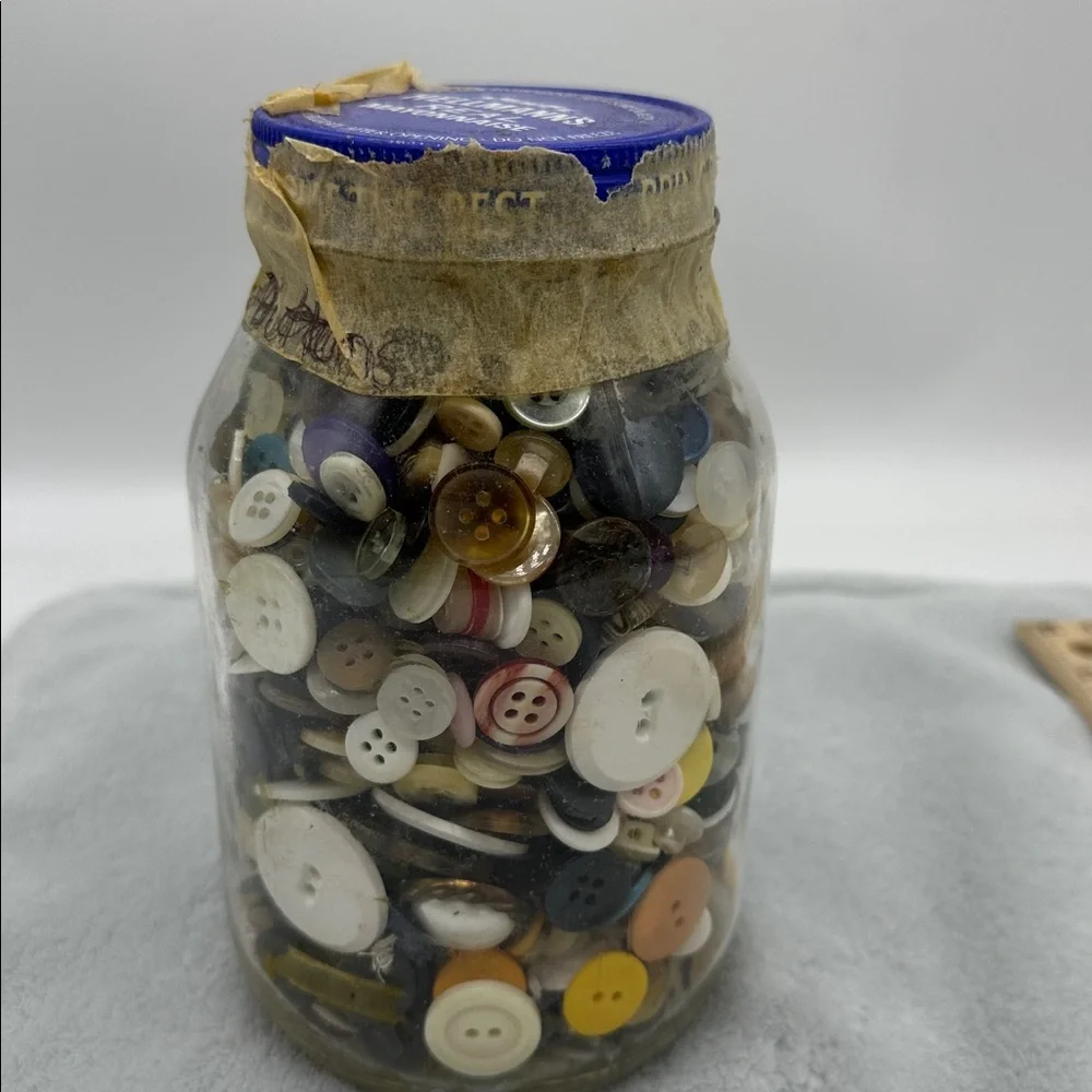Vintage to Antique Large Jar Mixed Buttons Lot - Picture 4 of 8